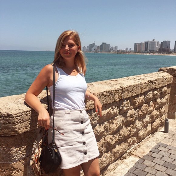 Meet your Posher, Lauren - Picture 6 of 8